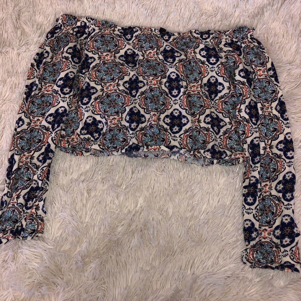 H&M Off the shoulder long sleeve crop top